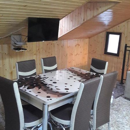 Nini Apartment Tbilisi Ngoại thất bức ảnh